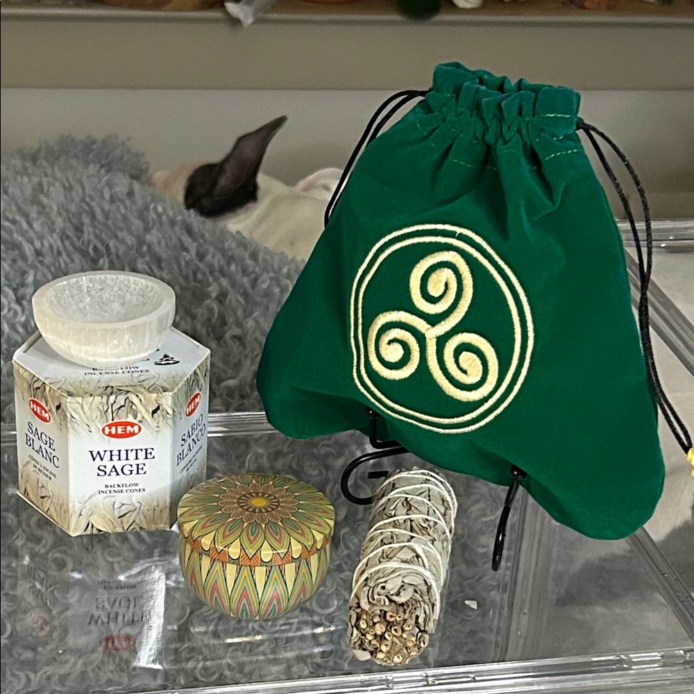 Green Velvet Embroidered Triskelion Bag & White Sage Incense Accessories NWT - Picture 2 of 9